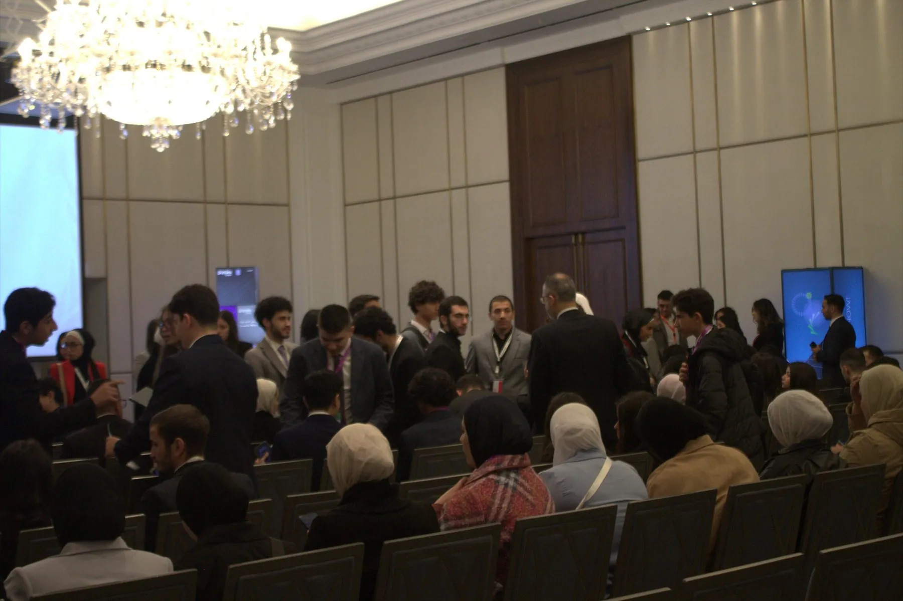 HTUMUN committee session moment